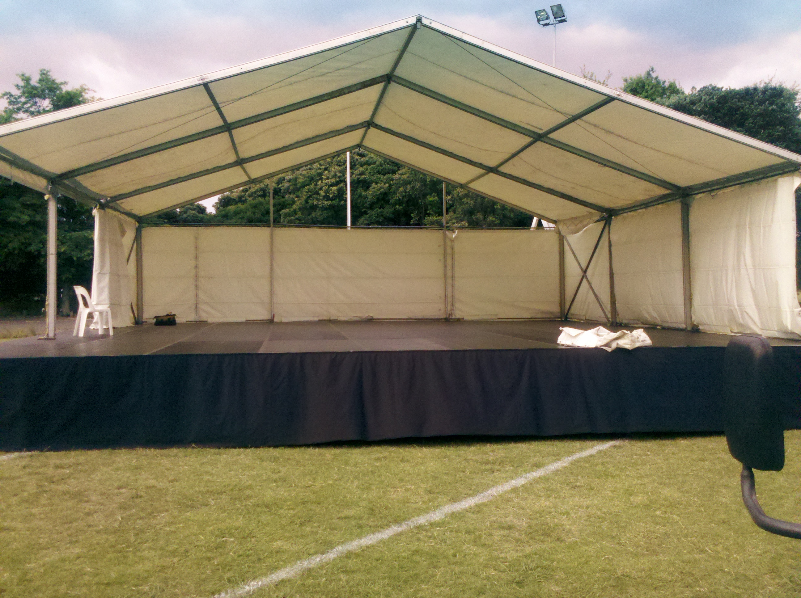10.8m x 9.6m x 1.0m stage with cover