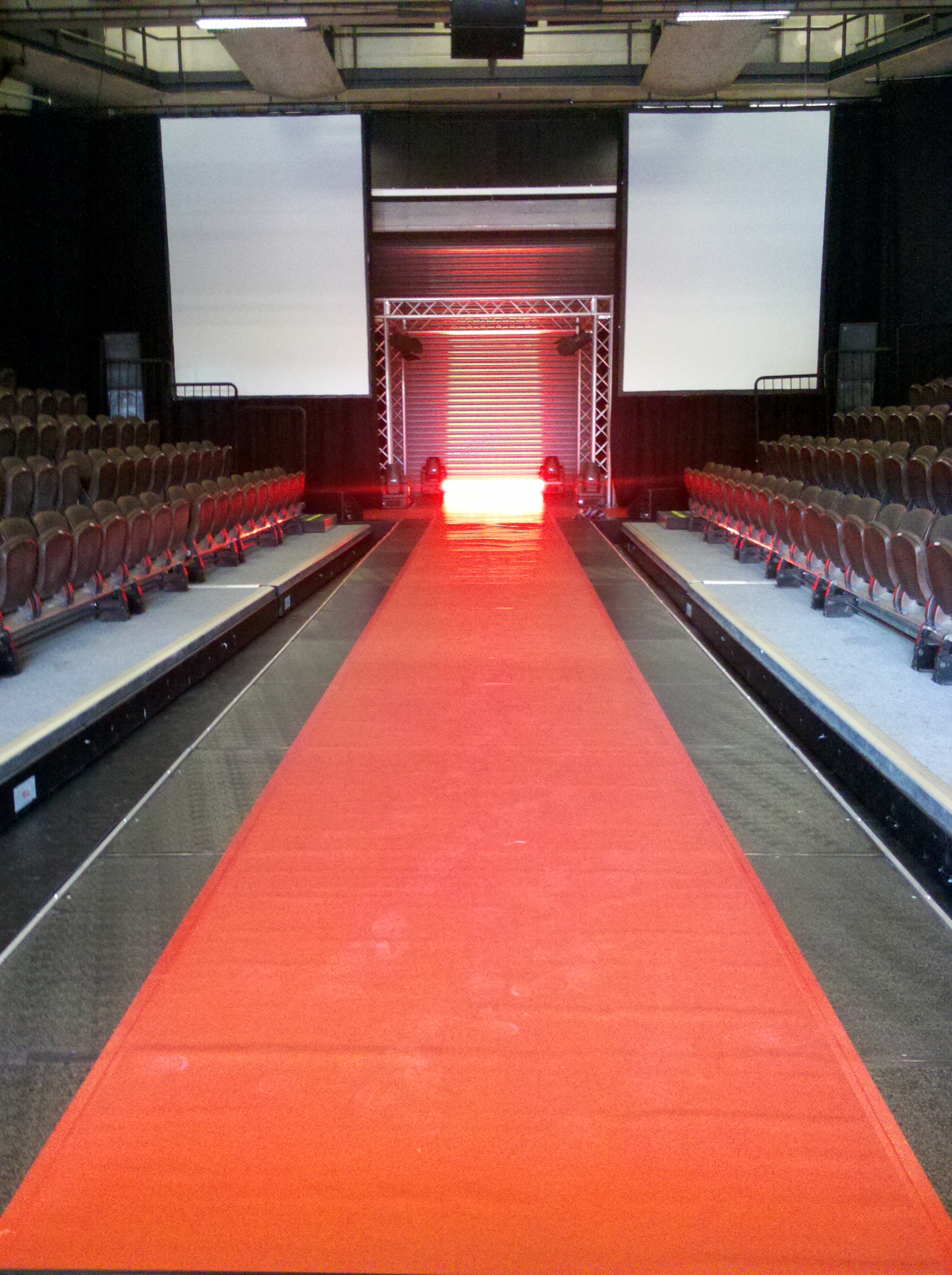 24m x 2.4m catwalk